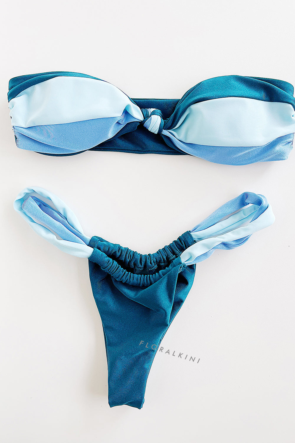 Pharıssa Mavi Kontrast Düğümlü Bandeau Bikini Takımı