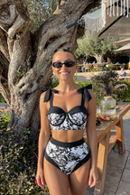 Pharıssa Siyah Beyaz Çiçekli Bikini & Pareo Takımı